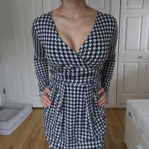 Houndstooth check dress long sleeves